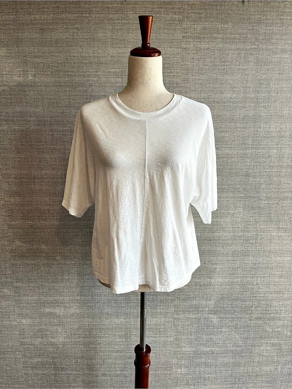 Theory Short Sleeve Boxy Tee in White Size Small